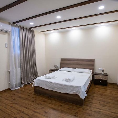 Dada - Cozy Apartment In The Center Of Тбилиси Екстериор снимка