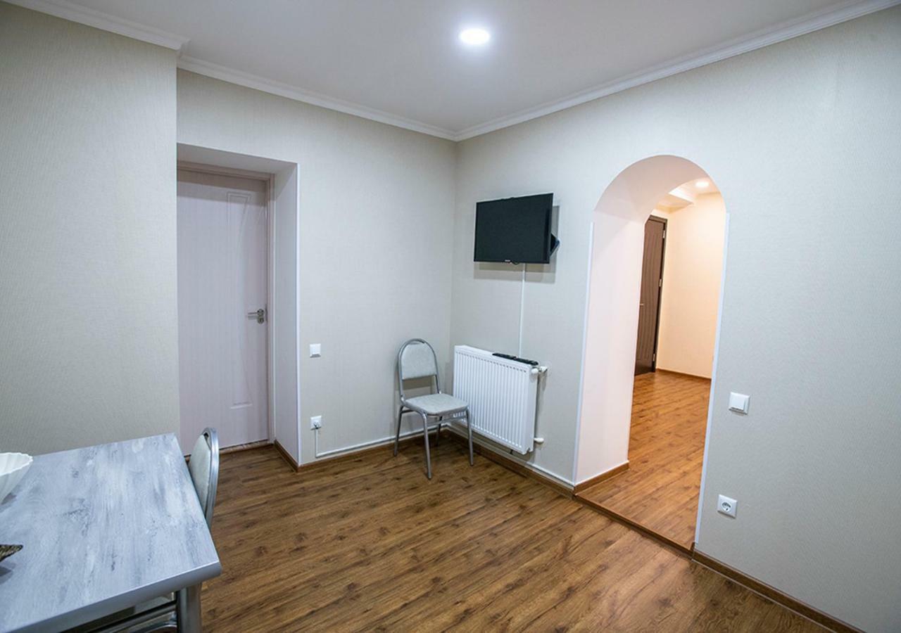 Dada - Cozy Apartment In The Center Of Тбилиси Екстериор снимка